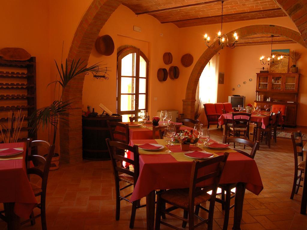 Agriturismo Poggio Tobruk Пиенца Экстерьер фото