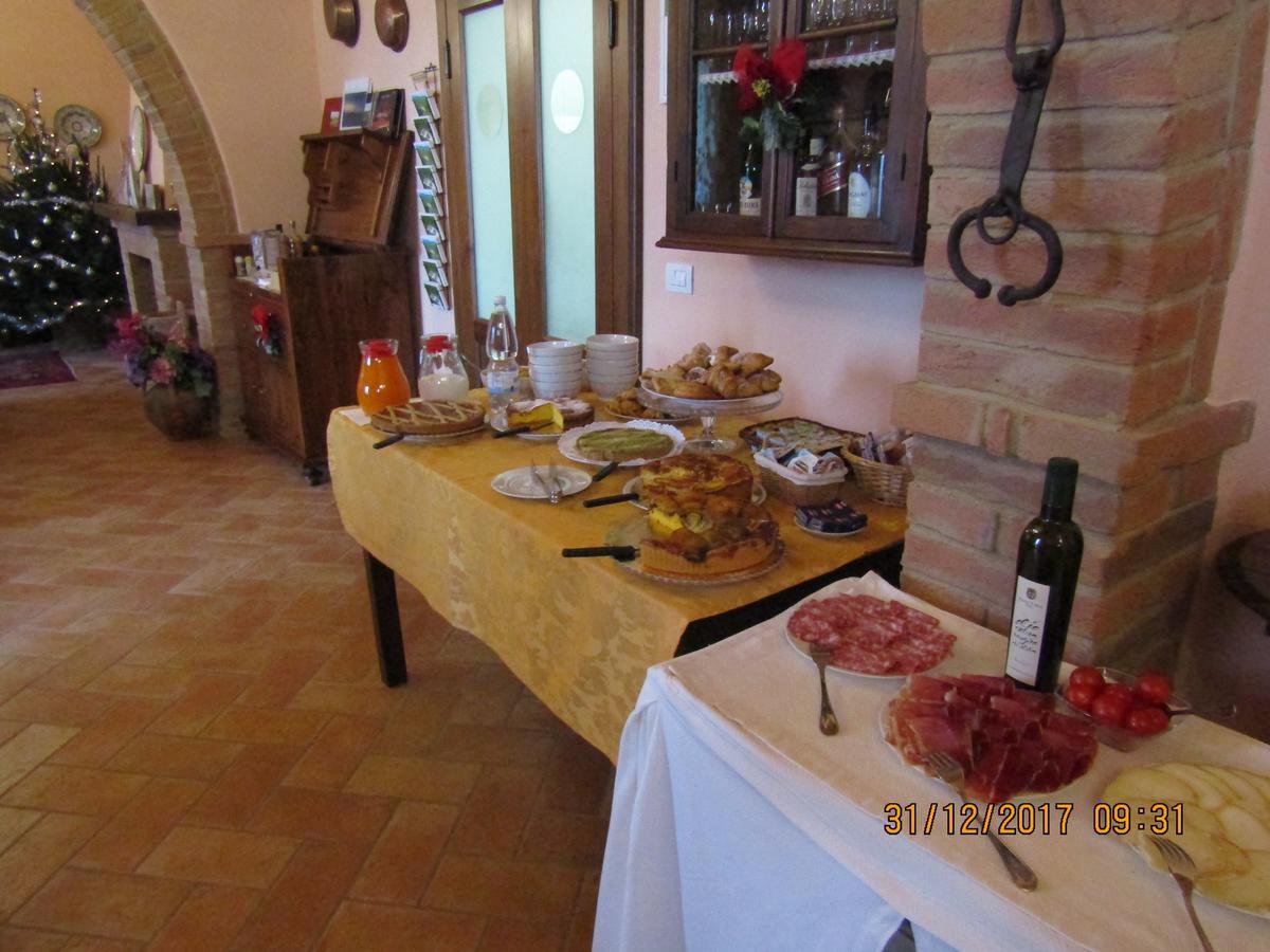 Agriturismo Poggio Tobruk Пиенца Экстерьер фото